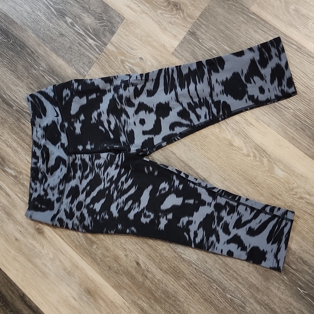 Nike crop leggings
